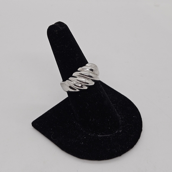 silver tone wavy ring 18 kt GE size 6.75 - Picture 1 of 4